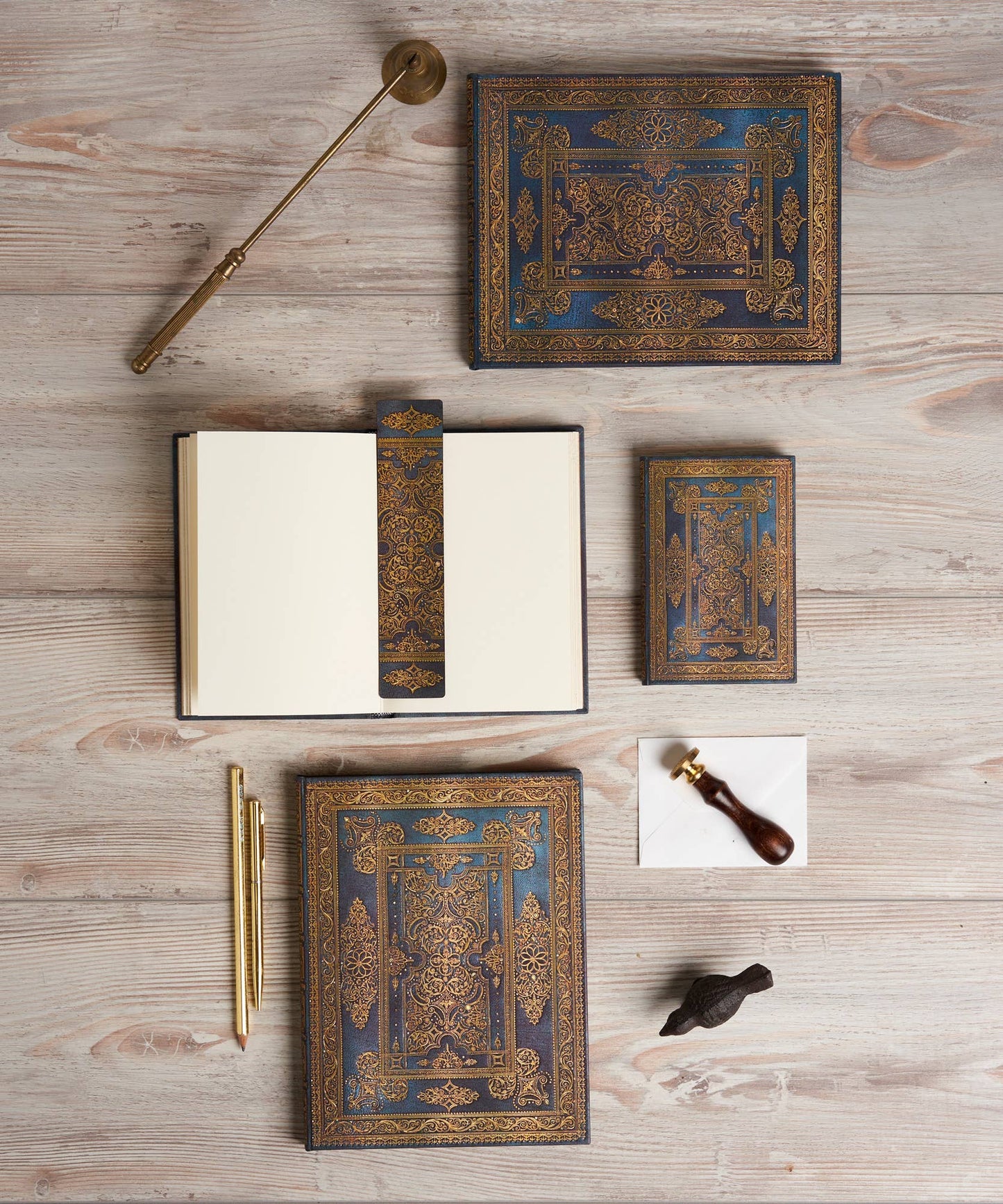 Paperblanks Blue Luxe Hardcover: Midi / Unlined