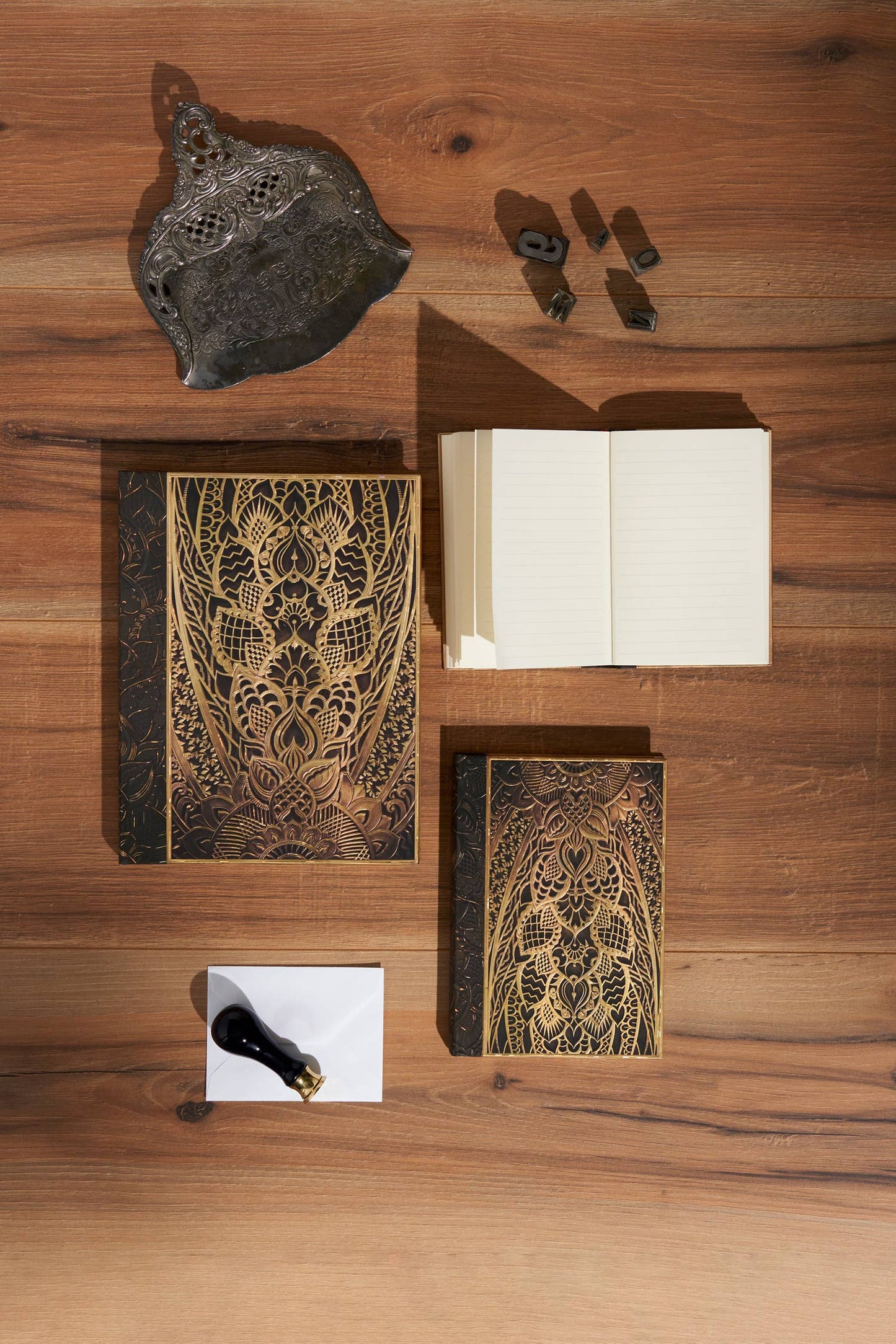 Paperblanks The Chanin Rise Lined Hardcover: Midi